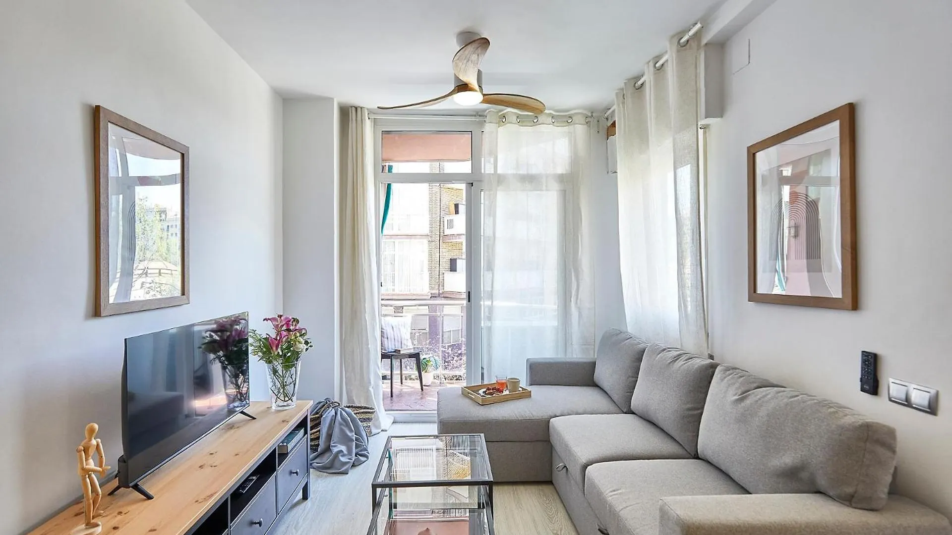 Bbarcelona Modern Eixample Flat location